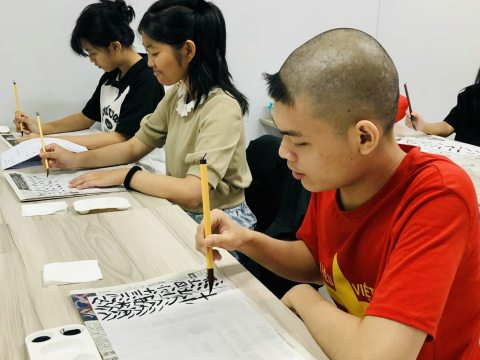 TRẢI NGHIỆM THƯ PHÁP 